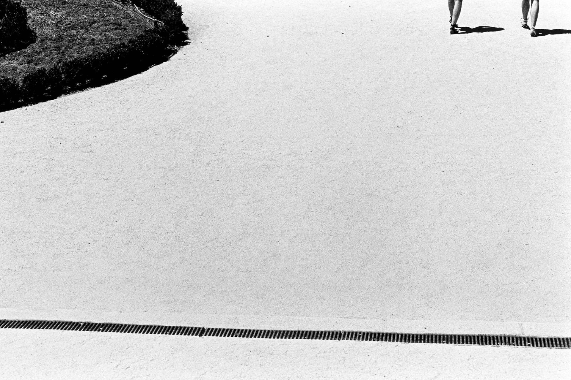 Untitled (park and pedestrians), silver gelatin photograph by Mikael Siirilä